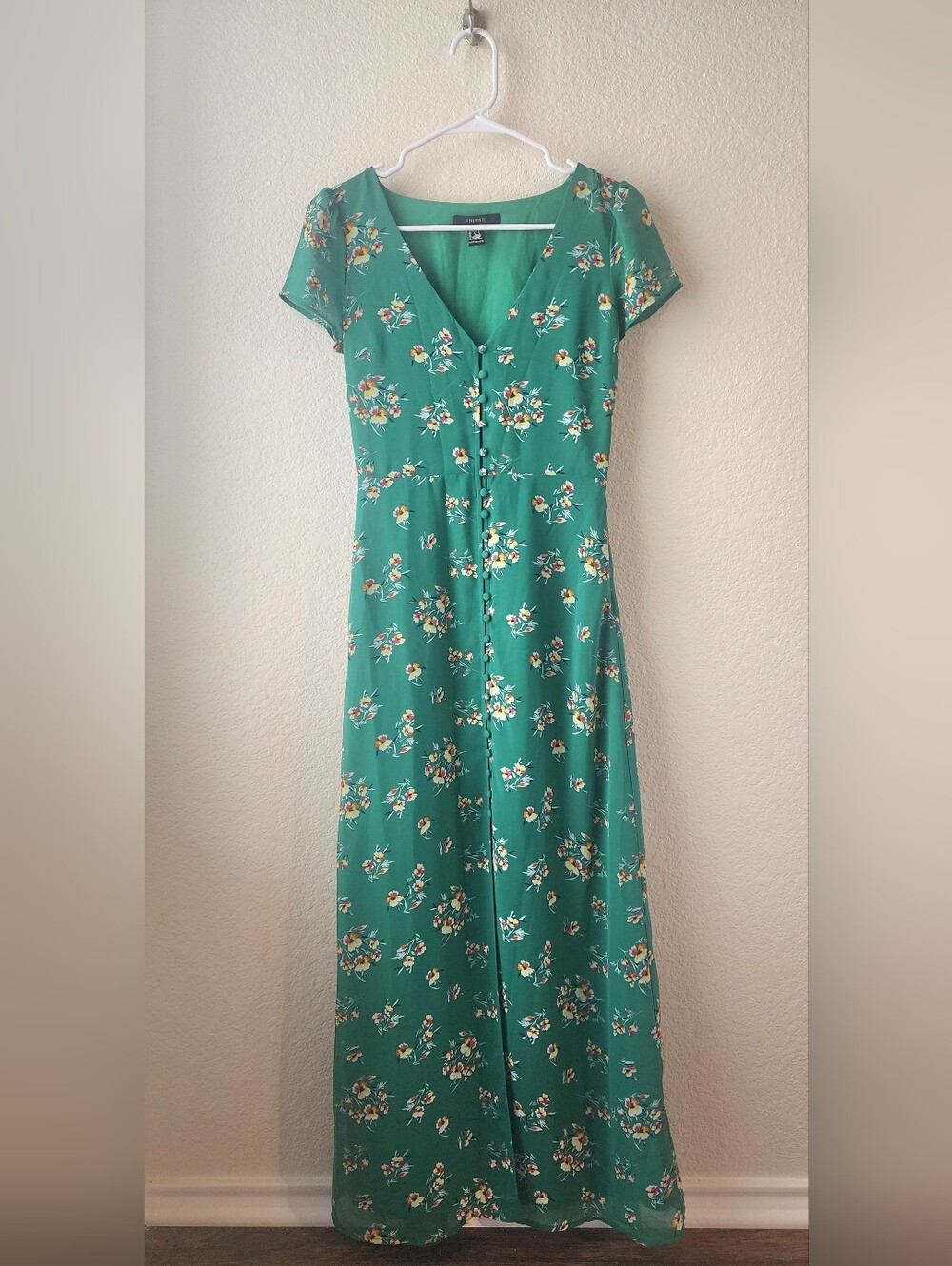 Forever 21 Green Floral Button-Front Maxi Dress